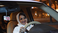 해금된 사우디 여성운전 자유 향한 '드라이브' 시작되나